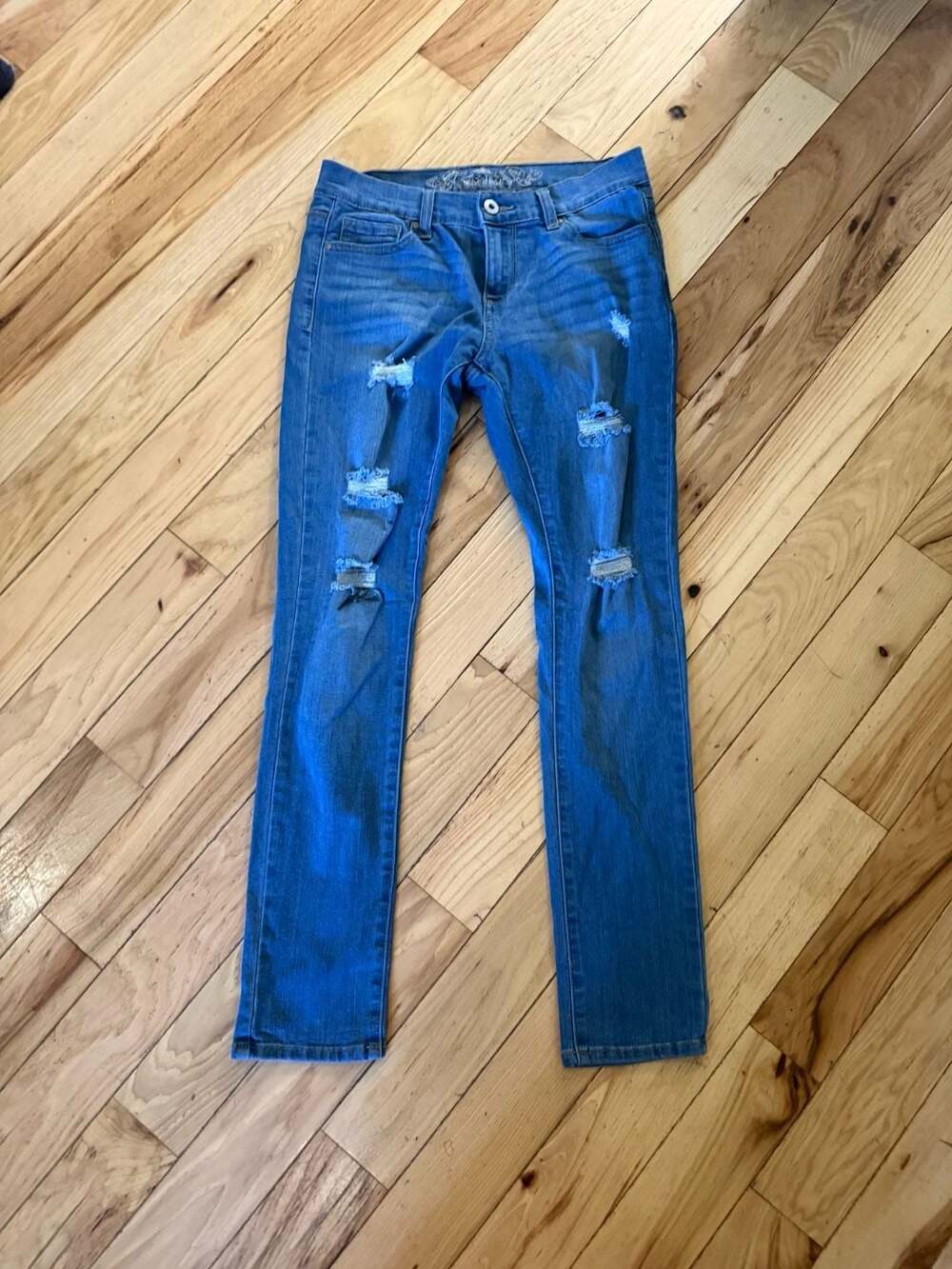 Wax Jean Women's Style 90024 Medium Wash Distressed Skinny Jeans Size 3
